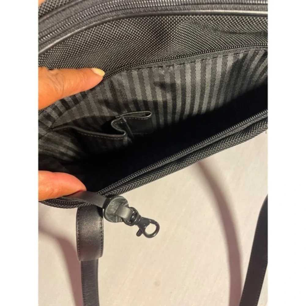 Tumi Black Leather Trimmed Briefcase Laptop‎ Bag Business Travel Commute
